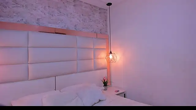 Dali collin online show from April 6, 1:12 pm