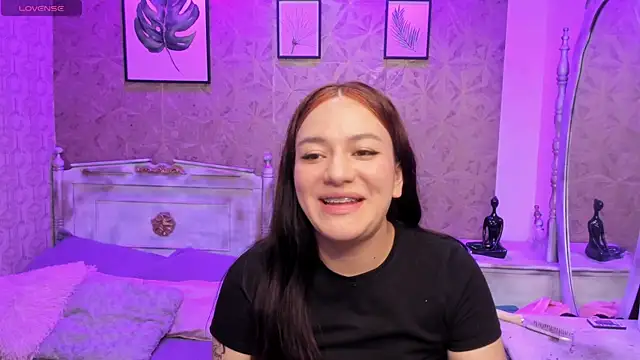 Dali collin online show from April 18, 4:00 pm