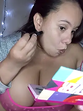 Snapshot of luzdanna chatting on November 29, 2:47 am luzdanna online show from November 29, 2:47 am