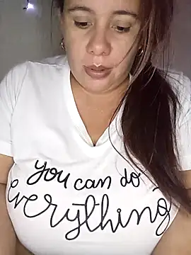 Snapshot of luzdanna chatting on December 13, 9:09 pm luzdanna online show from December 13, 9:09 pm