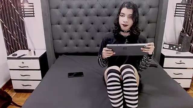 Snapshot of Atley_Dolly chatting on July 23, 11:35 pm Atley Dolly online show from July 23, 11:35 pm