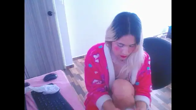 Snapshot of mystica_25 chatting on November 19, 3:45 pm mystica 25 online show from November 19, 3:45 pm