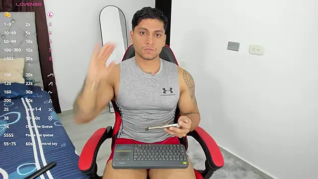 Nicolasmontoya16 online show from October 14, 2:01 am