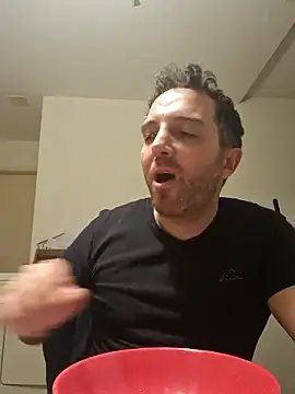 spaccaa online show from April 8, 9:04 pm