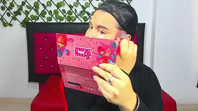 Lady Evelynn online show from September 29, 7:30 pm