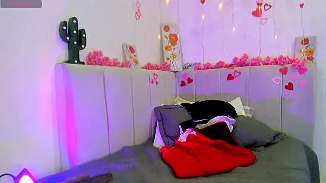 Tommy Lovee online show from September 17, 5:09 am