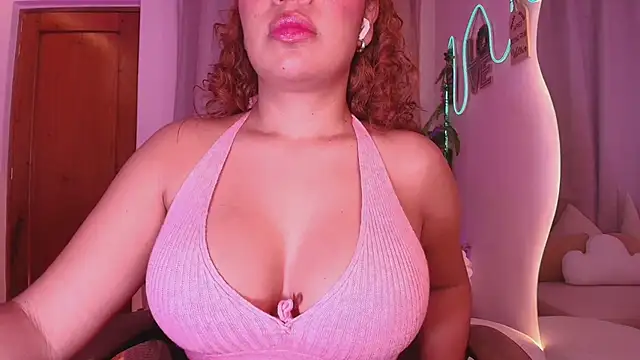 Snapshot of megansan_ chatting on May 15, 2:57 pm megansan online show from May 15, 2:57 pm