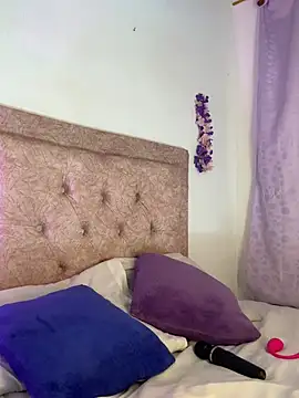 kendra smiitch online show from February 25, 2:32 am