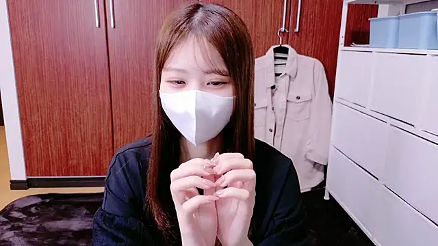 Snapshot of Ema_o0_chan chatting on October 8, 10:35 am Ema o0 chan online show from October 8, 10:35 am