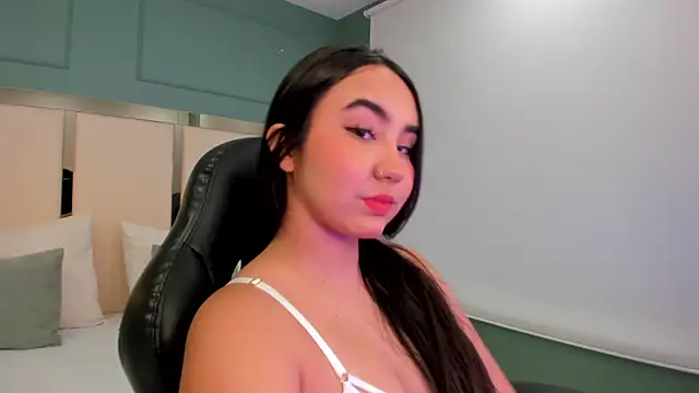 Snapshot of julieta_rosee chatting on October 30, 10:32 pm julieta rosee online show from October 30, 10:32 pm