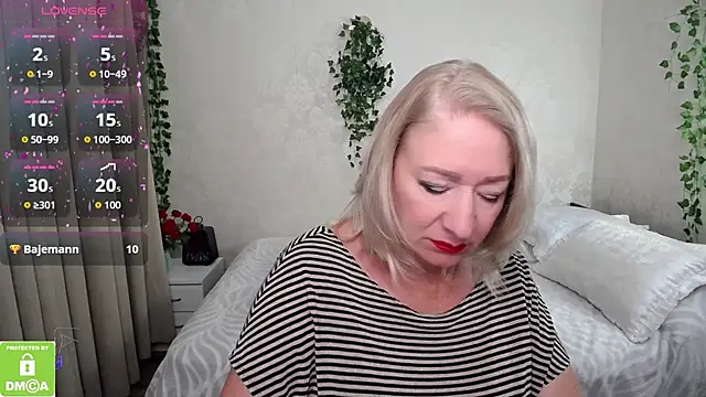 hunters woman online show from September 21, 1:57 pm