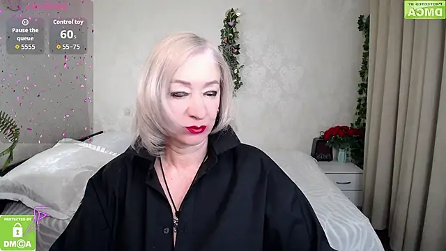 hunters woman online show from April 22, 6:53 pm