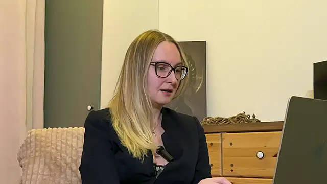 KiraxFate online show from November 17, 4:13 pm