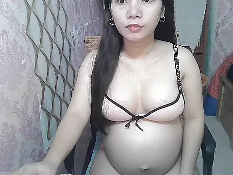 Snapshot of Mypussy4u_29 chatting on October 19, 5:52 am Mypussy4u 29 online show from October 19, 5:52 am