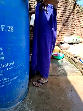 Snapshot of RAYI_Queen_3 chatting on October 10, 3:49 am RAYI Queen 3 online show from October 10, 3:49 am