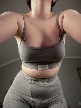 Snapshot of RinaShy chatting on October 8, 5:16 am RinaShy online show from October 8, 5:16 am