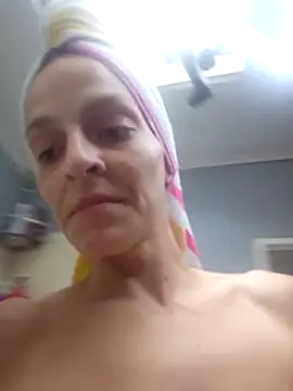 Snapshot of amymatthews92 chatting on October 10, 8:19 pm amymatthews92 online show from October 10, 8:19 pm