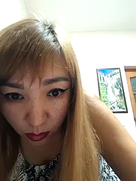 Snapshot of HellaWerlous chatting on September 9, 4:28 pm HellaWerlous online show from September 9, 4:28 pm