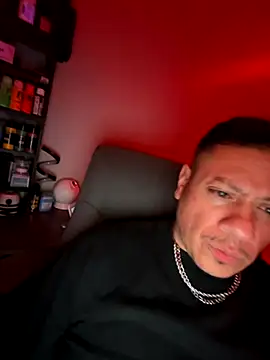 Snapshot of Ranthru13 chatting on September 24, 6:50 am Ranthru13 online show from September 24, 6:50 am