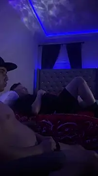 Snapshot of Ranthru13 chatting on October 11, 6:01 am Ranthru13 online show from October 11, 6:01 am