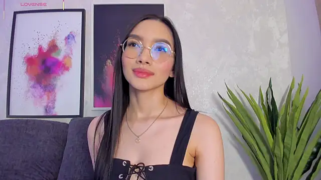 Snapshot of Keira_Corleone chatting on November 17, 8:58 pm Keira Corleone online show from November 17, 8:58 pm