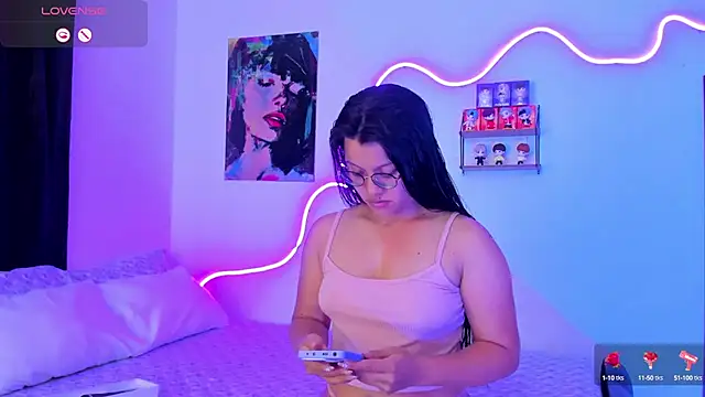 Dilan and Mia online show from October 4, 5:33 pm