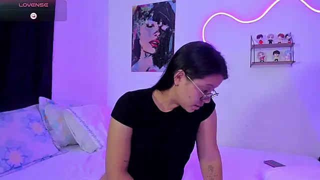 Dilan and Mia online show from November 21, 1:04 am