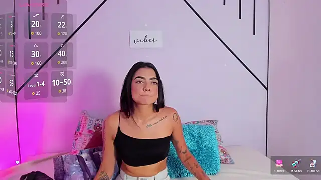 MiahCornell  online show from December 18, 4:46 pm