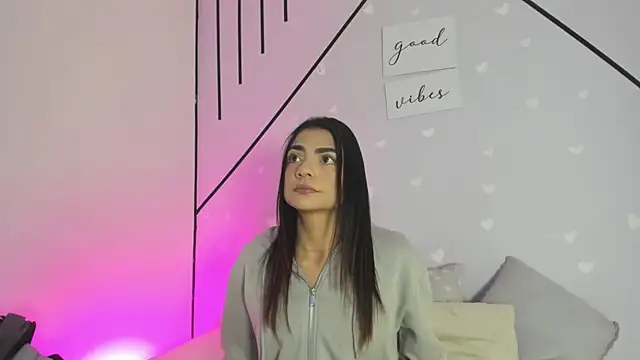 MiahCornell  online show from March 23, 1:15 pm