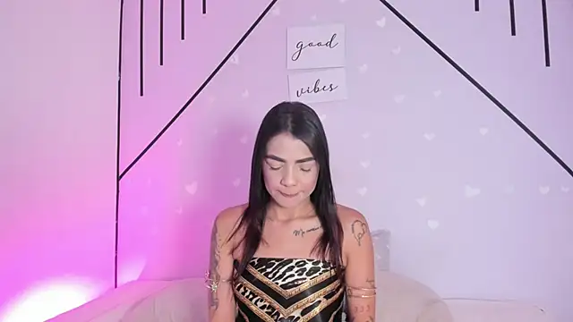 MiahCornell  online show from March 29, 3:12 pm