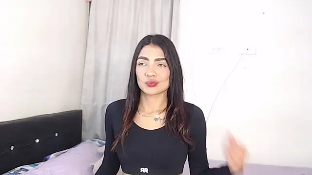 MiahCornell  online show from April 21, 6:44 pm