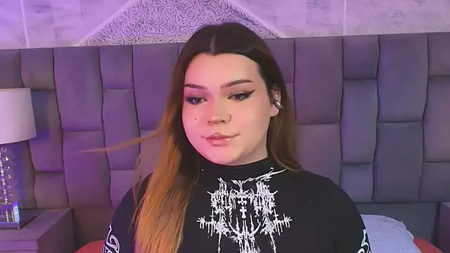 Maxxxine1 online show from December 4, 10:07 pm