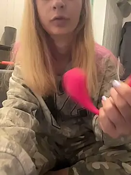 SeccySerena online show from June 26, 3:27 pm