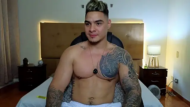 Snapshot of Steven_Velez chatting on September 13, 2:44 am Steven Velez online show from September 13, 2:44 am