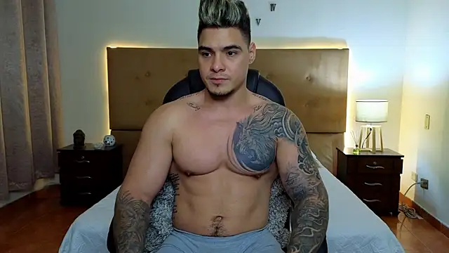 Snapshot of Steven_Velez chatting on September 18, 1:40 am Steven Velez online show from September 18, 1:40 am