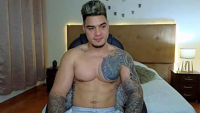 Snapshot of Steven_Velez chatting on October 6, 12:52 am Steven Velez online show from October 6, 12:52 am