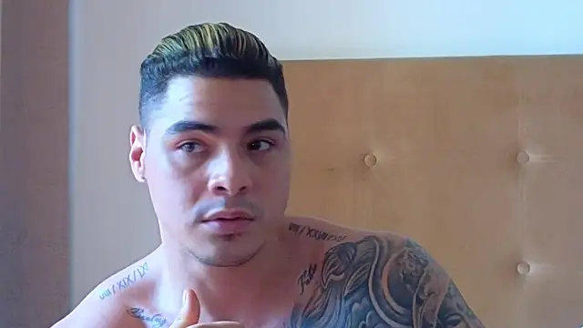 Snapshot of Steven_Velez chatting on November 9, 9:24 pm Steven Velez online show from November 9, 9:24 pm