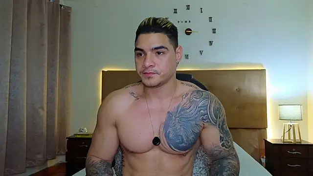 Snapshot of Steven_Velez chatting on November 12, 2:01 am Steven Velez online show from November 12, 2:01 am