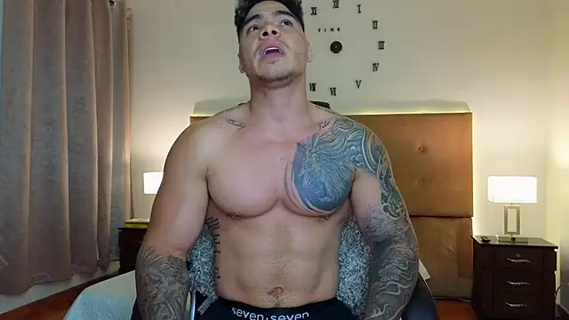 Steven Velez online show from February 7, 12:25 am