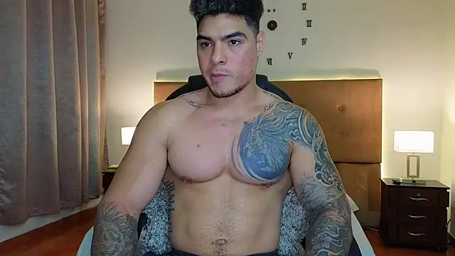 Steven Velez online show from February 19, 1:01 am