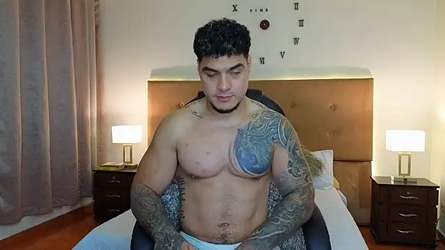 Steven Velez online show from April 21, 1:18 am