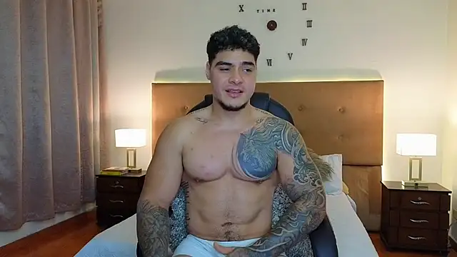 Steven Velez online show from April 21, 1:42 am