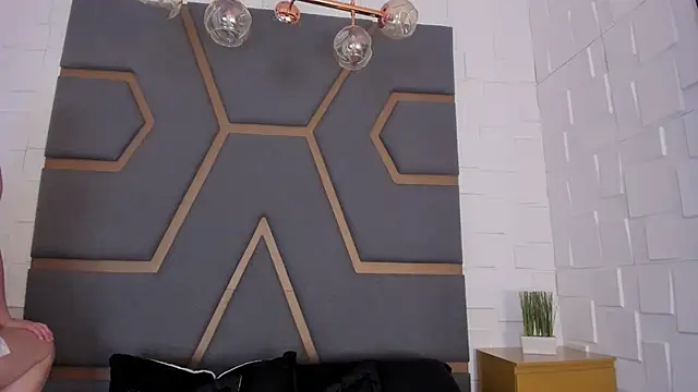 Snapshot of MeganHoffmaan chatting on September 20, 11:33 am MeganHoffmaan online show from September 20, 11:33 am