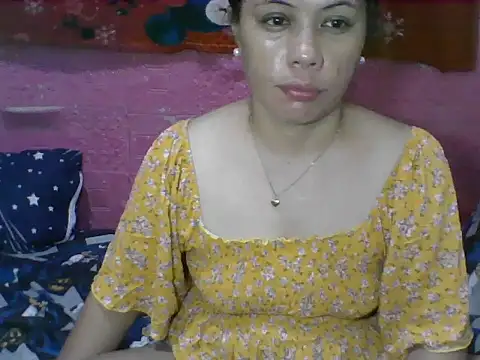 Snapshot of violen786 chatting on October 20, 12:05 pm violen786 online show from October 20, 12:05 pm