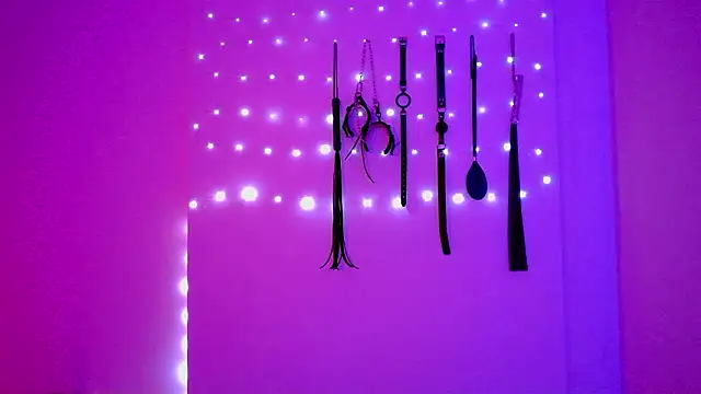 nina kink online show from March 6, 8:05 pm