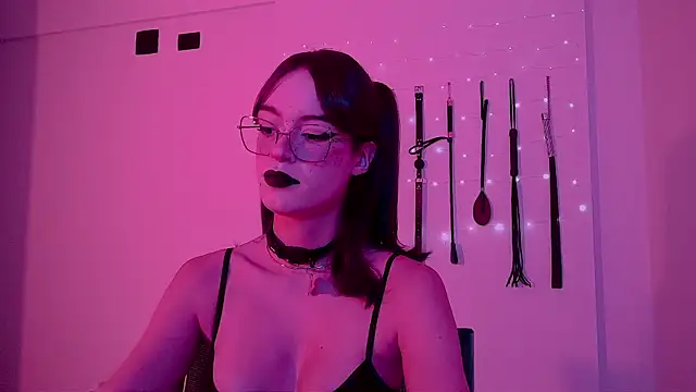 Snapshot of nina_kink chatting on May 30, 11:35 pm nina kink online show from May 30, 11:35 pm