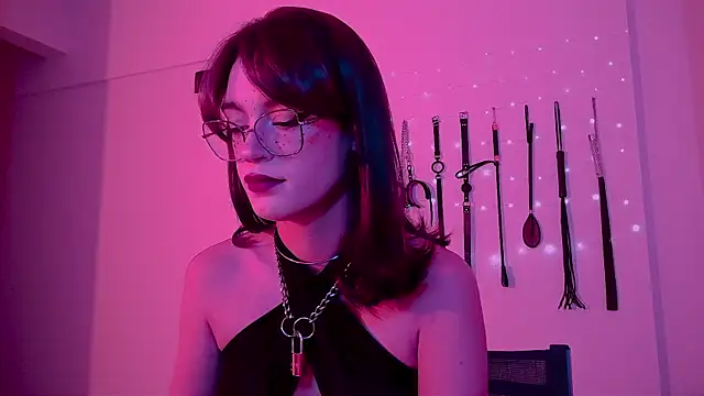 Snapshot of nina_kink chatting on June 1, 9:38 pm nina kink online show from June 1, 9:38 pm