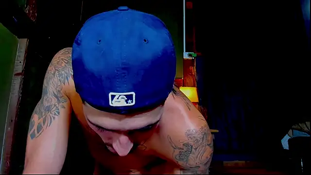 Snapshot of alejo__323__ chatting on July 7, 2:47 am alejo 323 online show from July 7, 2:47 am