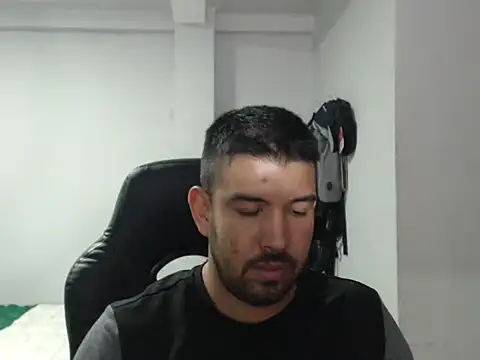 Snapshot of Axel11113 chatting on November 8, 3:50 am Axel11113 online show from November 8, 3:50 am