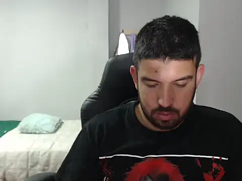 Snapshot of Axel11113 chatting on November 18, 2:39 am Axel11113 online show from November 18, 2:39 am